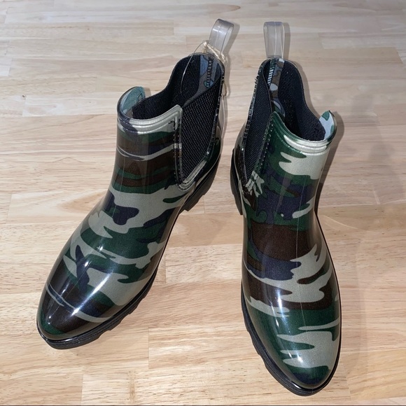 Seven7 Shoes - Seven7 Rain Booties Camouflage Green 10